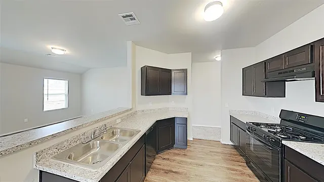 Photo 4 — 10609 SW 23rd Terrace, Yukon, OK 73099
