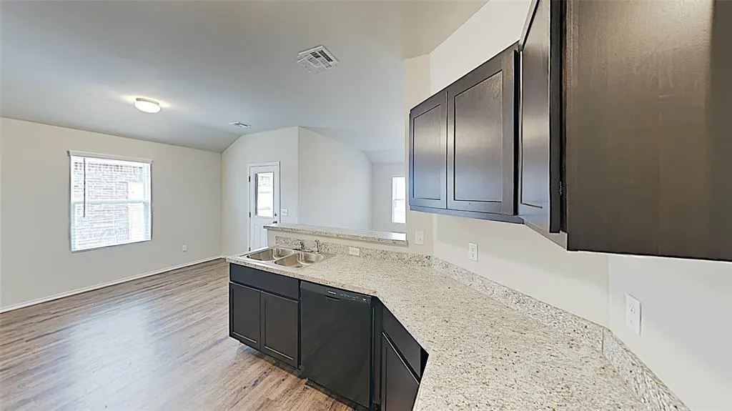 Photo 5 — 10609 SW 23rd Terrace, Yukon, OK 73099