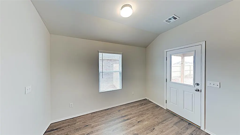 Photo 7 — 10609 SW 23rd Terrace, Yukon, OK 73099