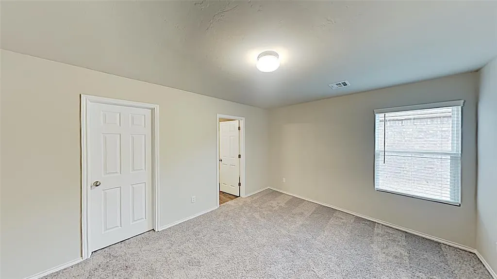 Photo 9 — 10609 SW 23rd Terrace, Yukon, OK 73099