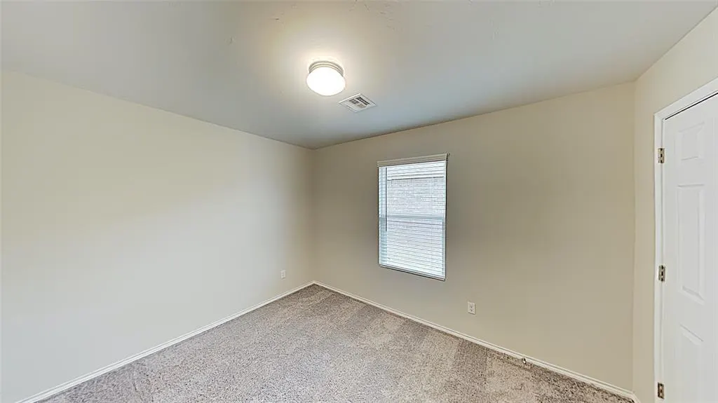 Photo 11 — 10609 SW 23rd Terrace, Yukon, OK 73099