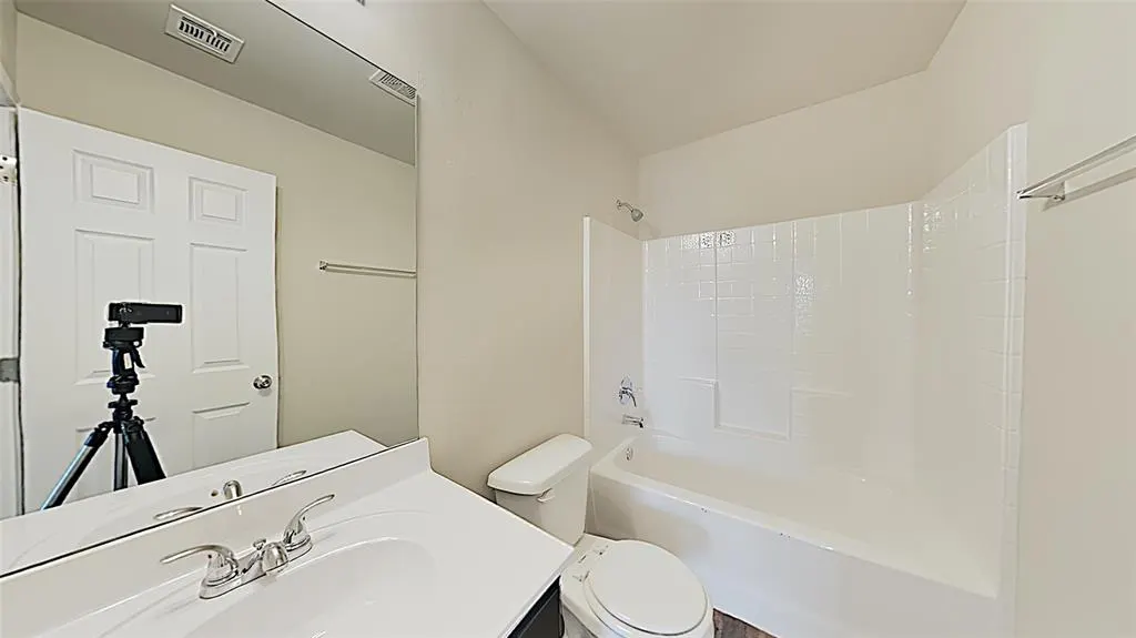 Photo 13 — 10609 SW 23rd Terrace, Yukon, OK 73099