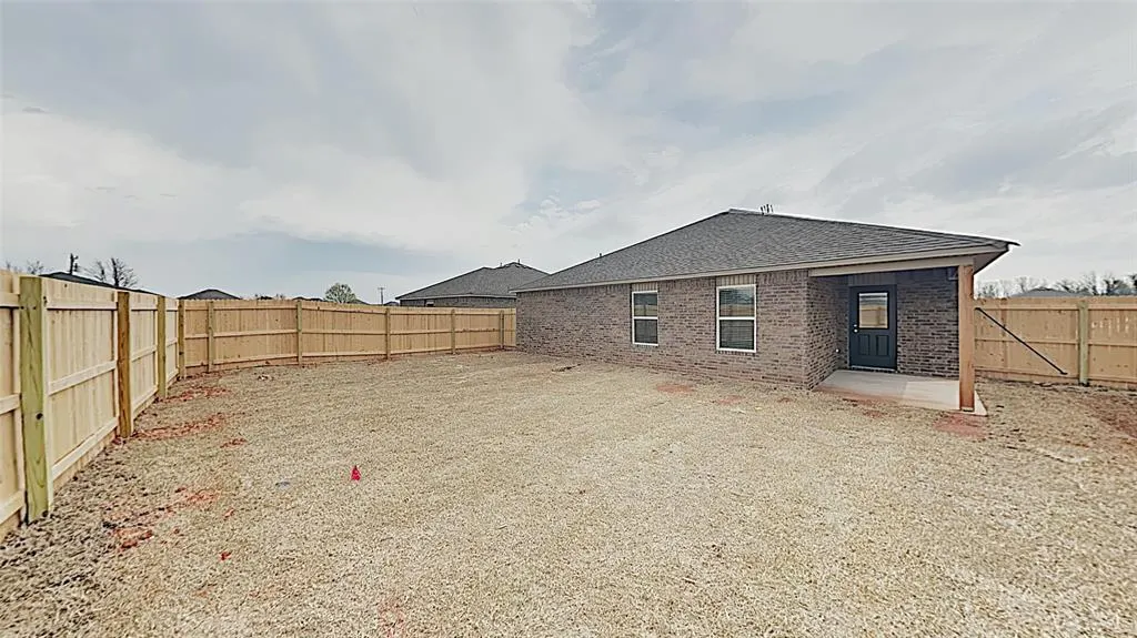 Photo 15 — 10609 SW 23rd Terrace, Yukon, OK 73099