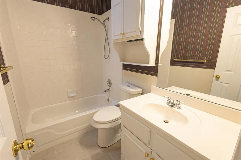 Photo 21 — 12612 Springwood Drive, Oklahoma City, OK 73120