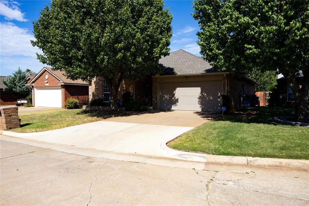 Photo 28 — 12612 Springwood Drive, Oklahoma City, OK 73120