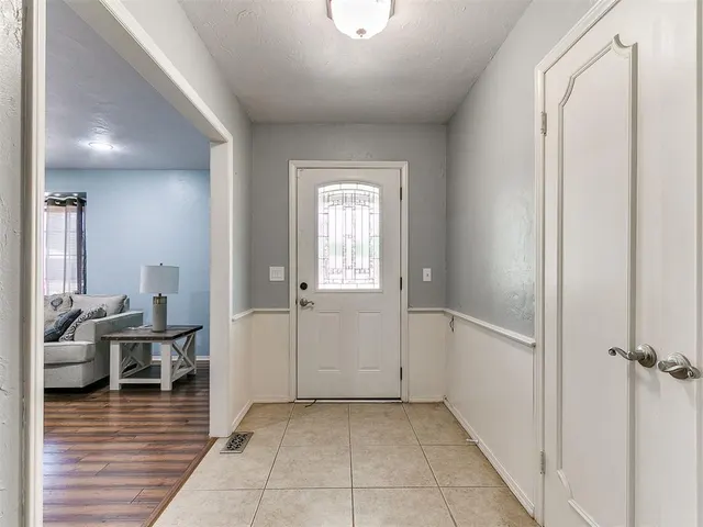 Photo 5 — 2318 NW 43rd Street, Oklahoma City, OK 73112