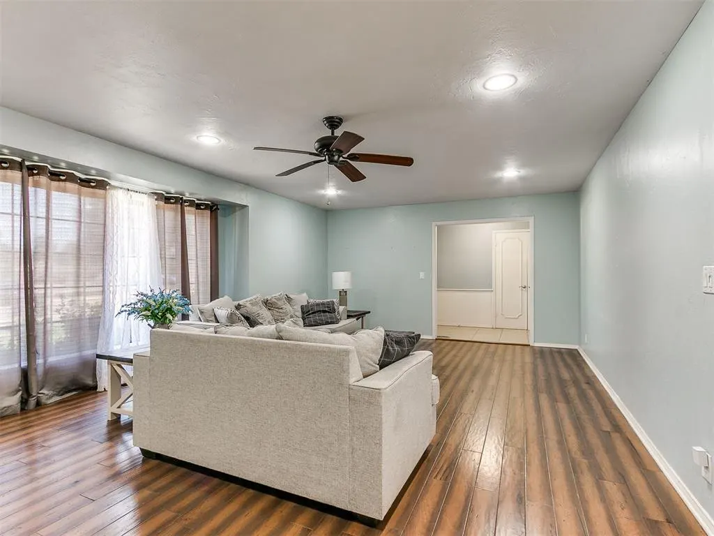 Photo 7 — 2318 NW 43rd Street, Oklahoma City, OK 73112