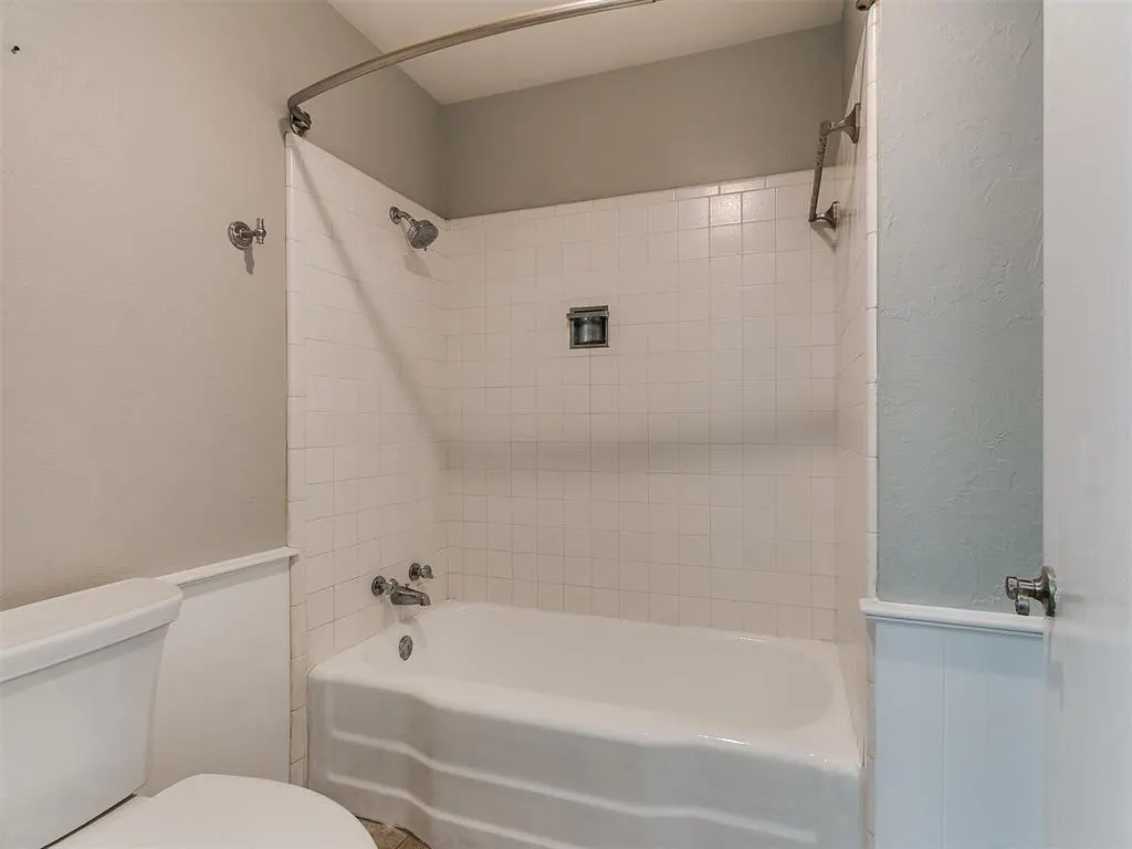 Photo 16 — 2318 NW 43rd Street, Oklahoma City, OK 73112