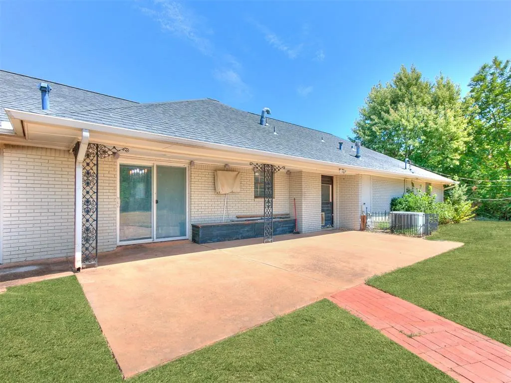 Photo 23 — 2318 NW 43rd Street, Oklahoma City, OK 73112