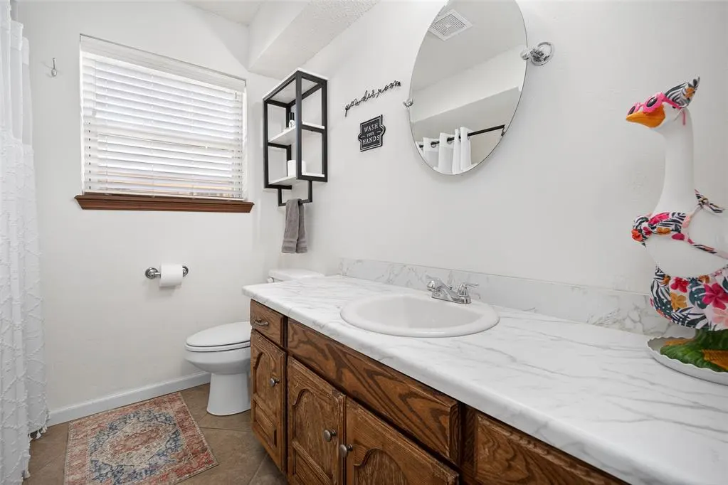 Photo 19 — 605 SW 7th Street, Moore, OK 73160