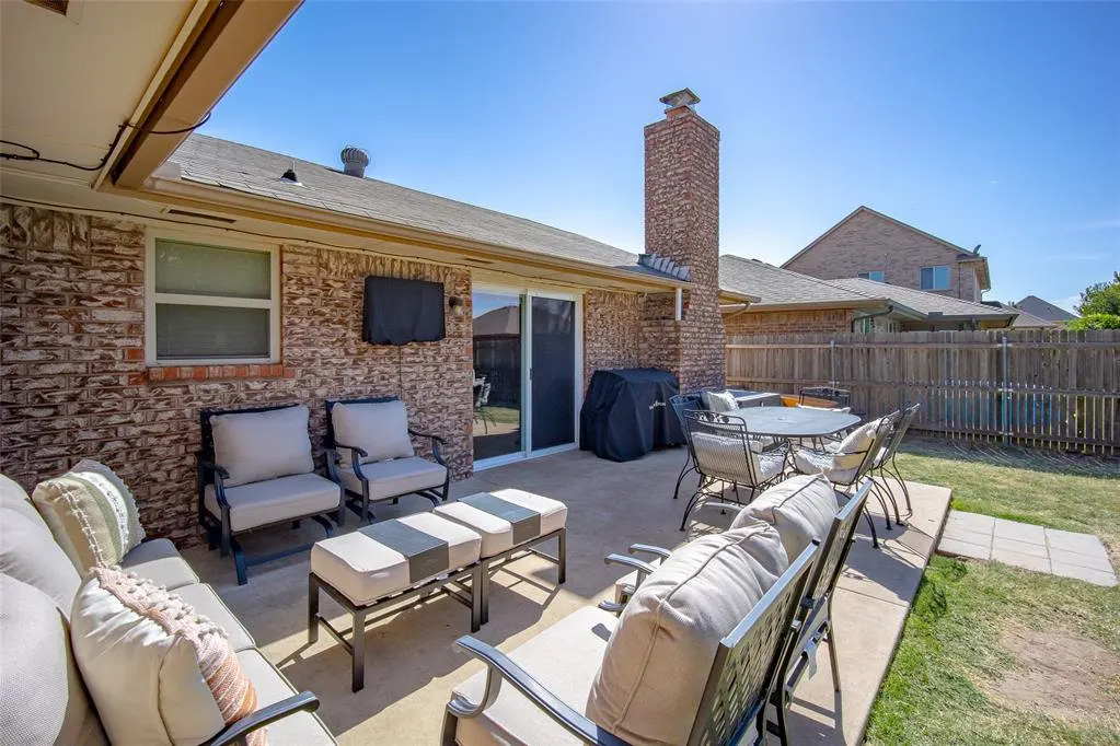 Photo 23 — 605 SW 7th Street, Moore, OK 73160