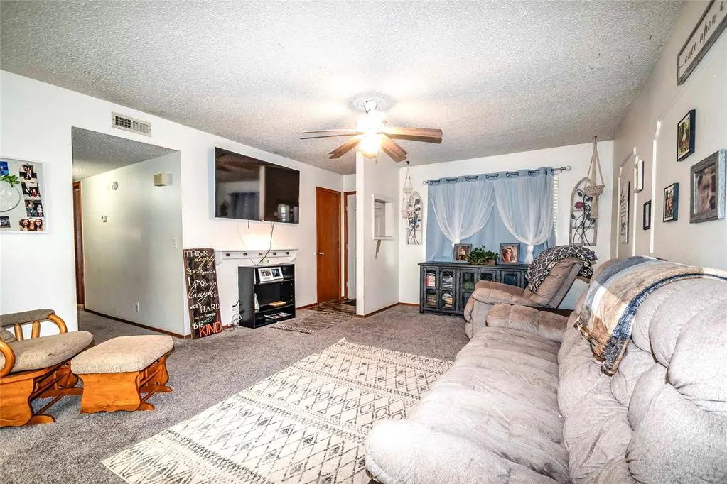Photo 4 — 1023 E 17th Street, Chandler, OK 74834