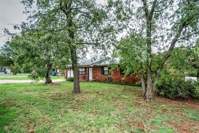 Photo 5 — 1023 E 17th Street, Chandler, OK 74834