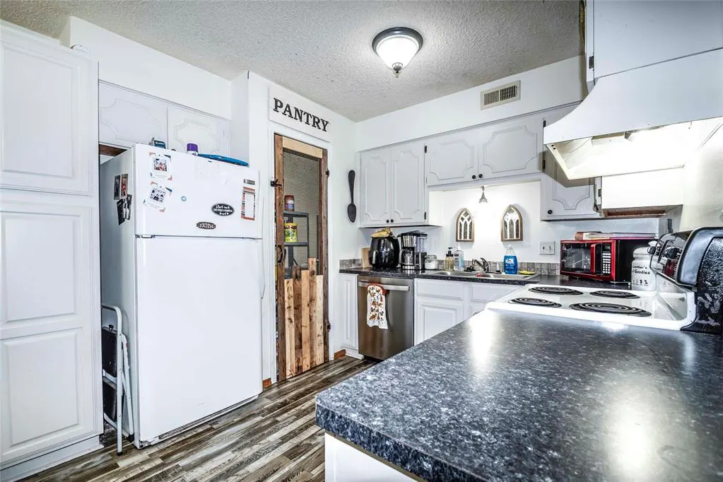 Photo 8 — 1023 E 17th Street, Chandler, OK 74834