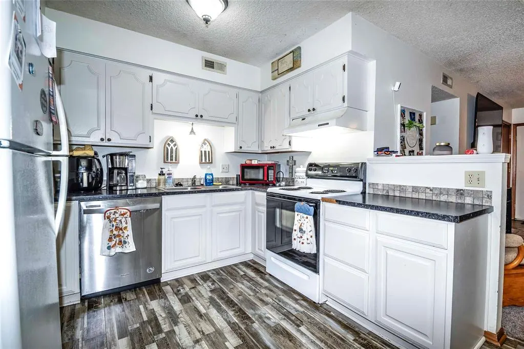 Photo 9 — 1023 E 17th Street, Chandler, OK 74834