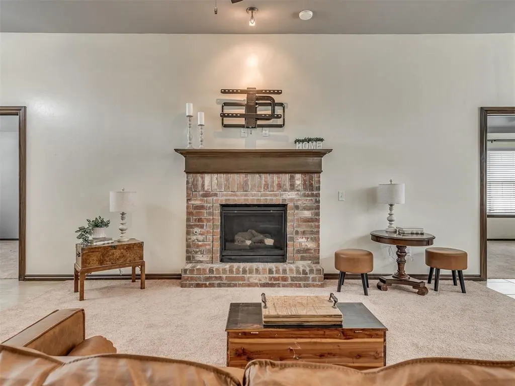 Photo 5 — 4017 Acoma Drive, Moore, OK 73160