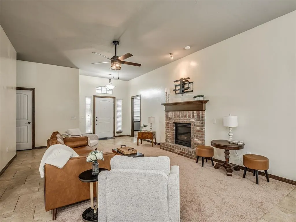Photo 9 — 4017 Acoma Drive, Moore, OK 73160