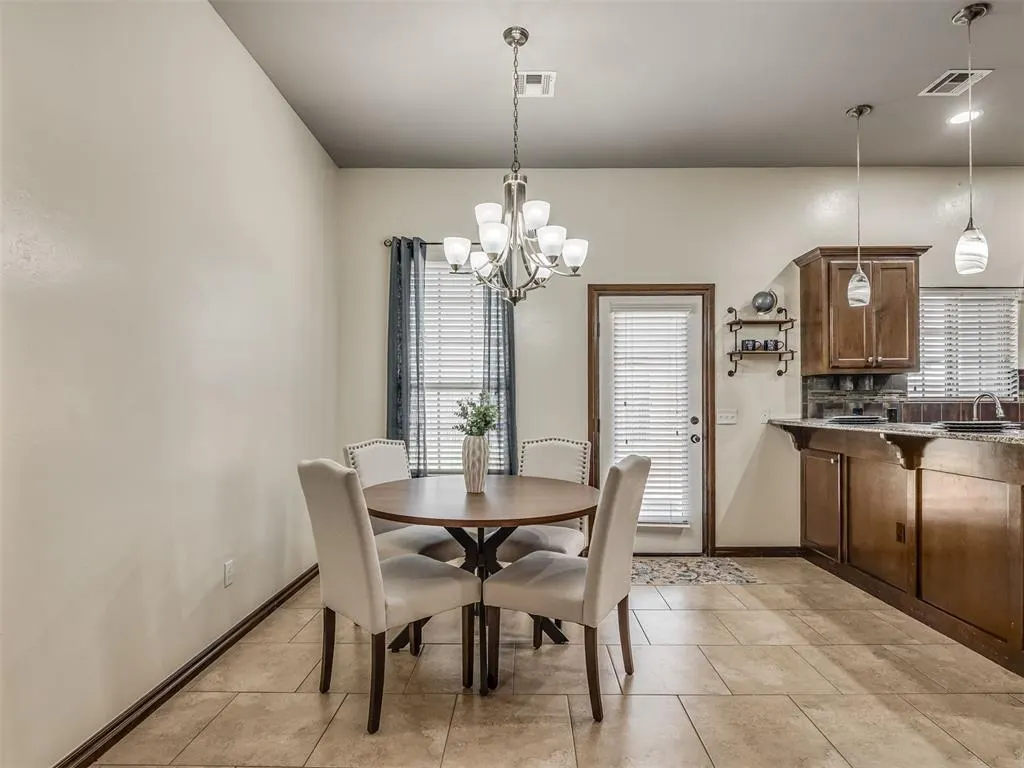 Photo 12 — 4017 Acoma Drive, Moore, OK 73160