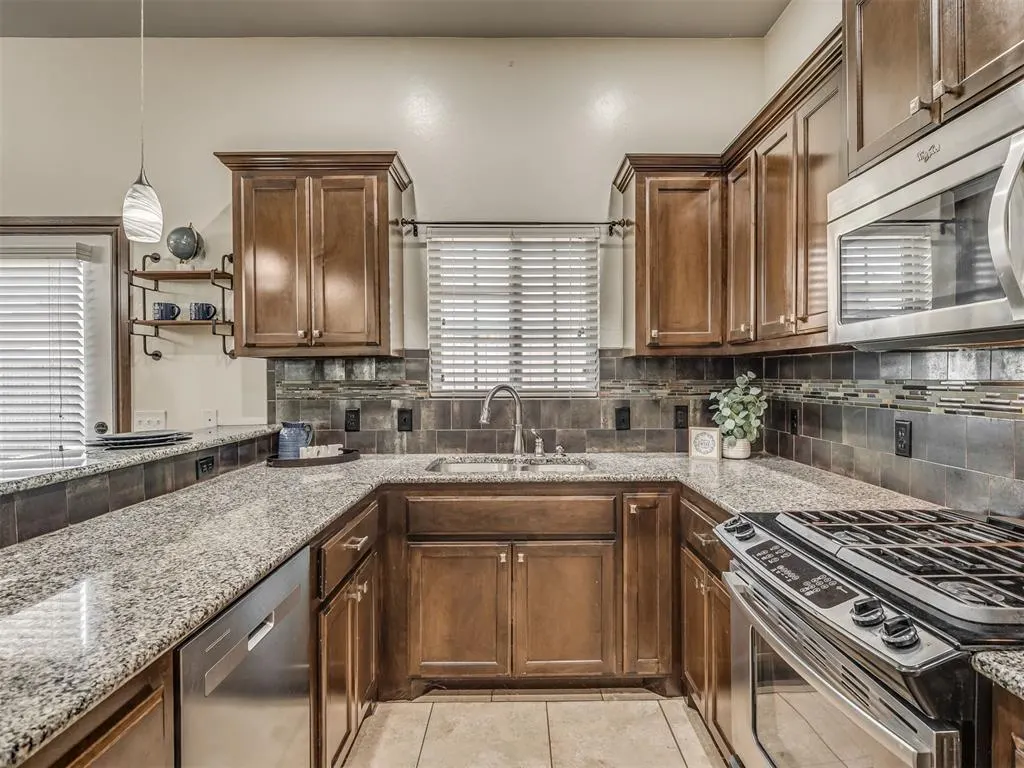 Photo 15 — 4017 Acoma Drive, Moore, OK 73160