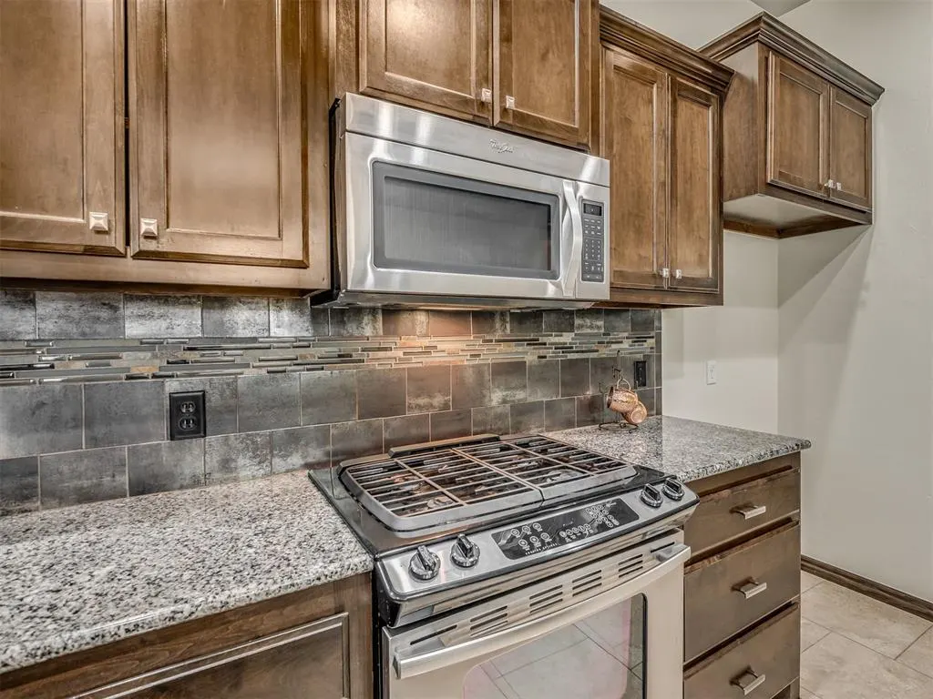 Photo 16 — 4017 Acoma Drive, Moore, OK 73160