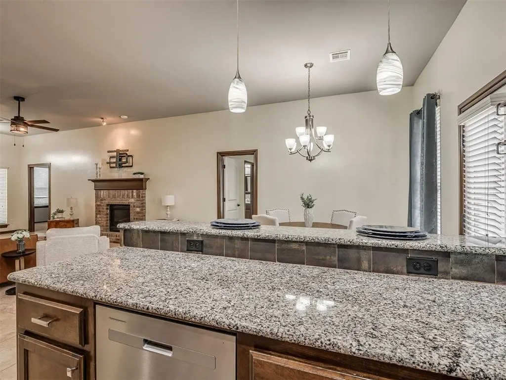 Photo 17 — 4017 Acoma Drive, Moore, OK 73160