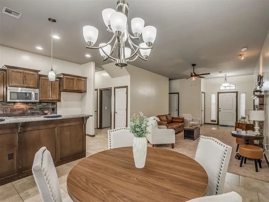 Photo 19 — 4017 Acoma Drive, Moore, OK 73160