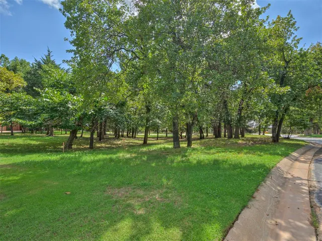 Photo 5 — 29 Saratoga Way, Edmond, OK 73003