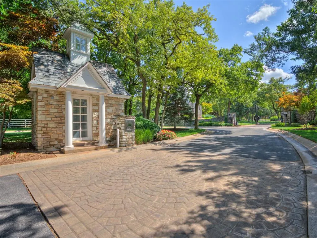 Photo 13 — 29 Saratoga Way, Edmond, OK 73003