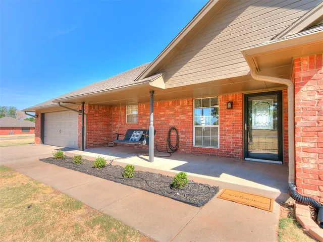 Photo 3 — 1868 County Road 1198, Tuttle, OK 73089