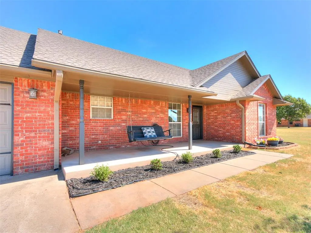 Photo 4 — 1868 County Road 1198, Tuttle, OK 73089