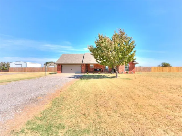 Photo 2 — 1868 County Road 1198, Tuttle, OK 73089