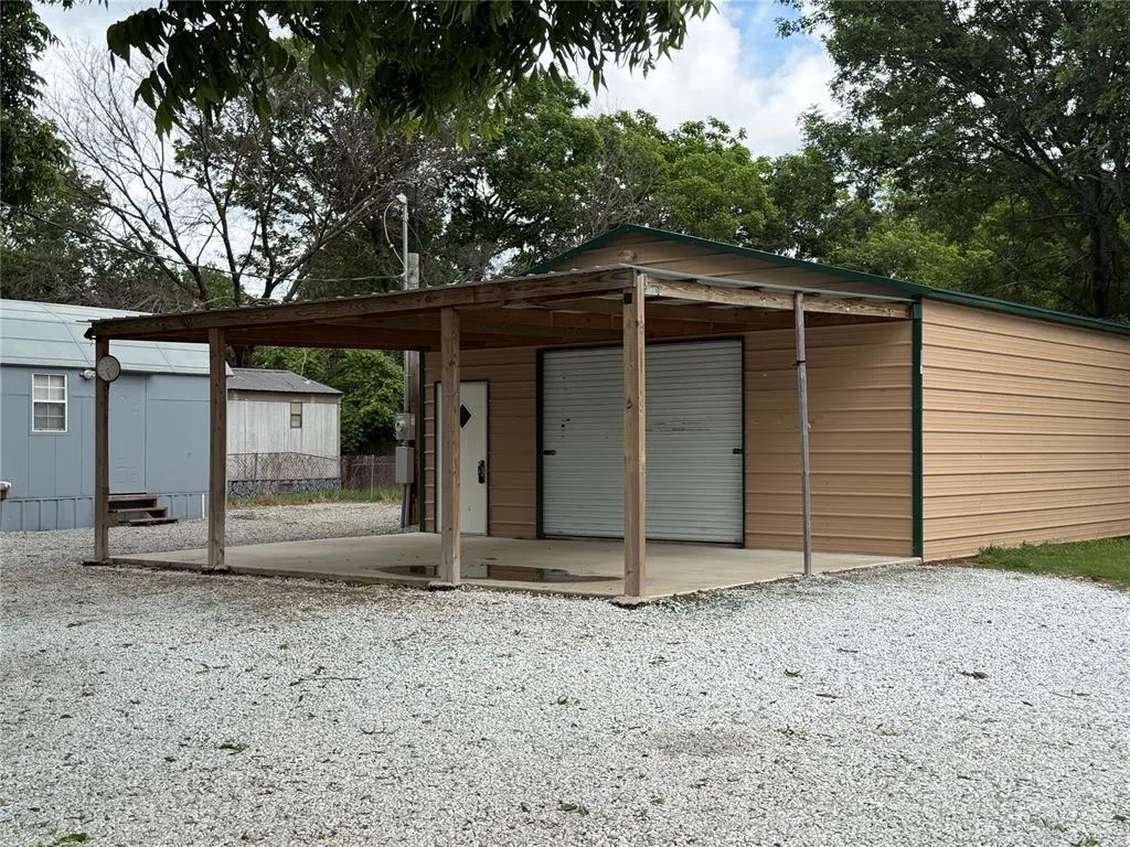 Photo 10 — 306 E Gentry Avenue, Checotah, OK 74426