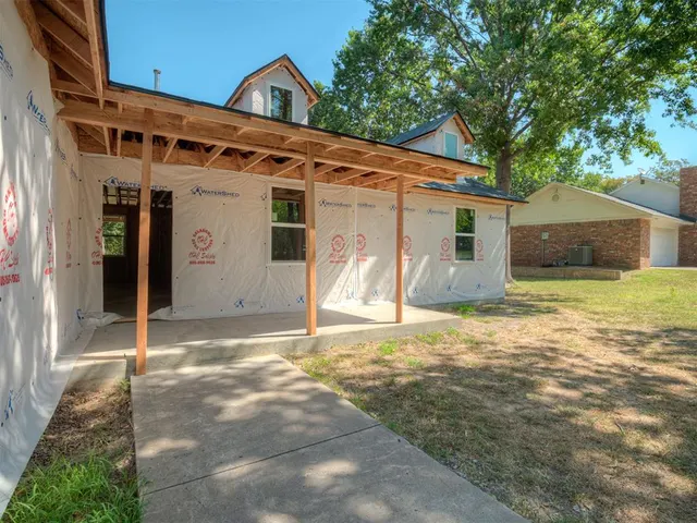 Photo 6 — 225 Holiday Hills Road 1, Eufaula, OK 74432