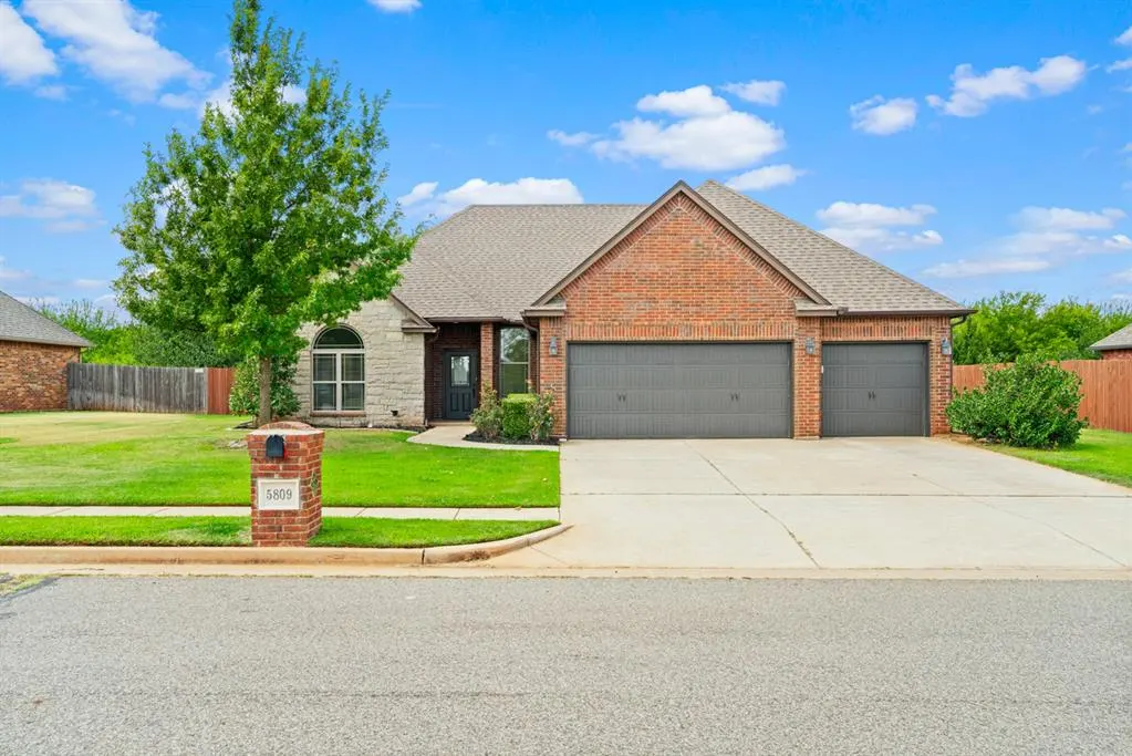Photo 7 — 5809 Creekmore Drive, Oklahoma City, OK 73179