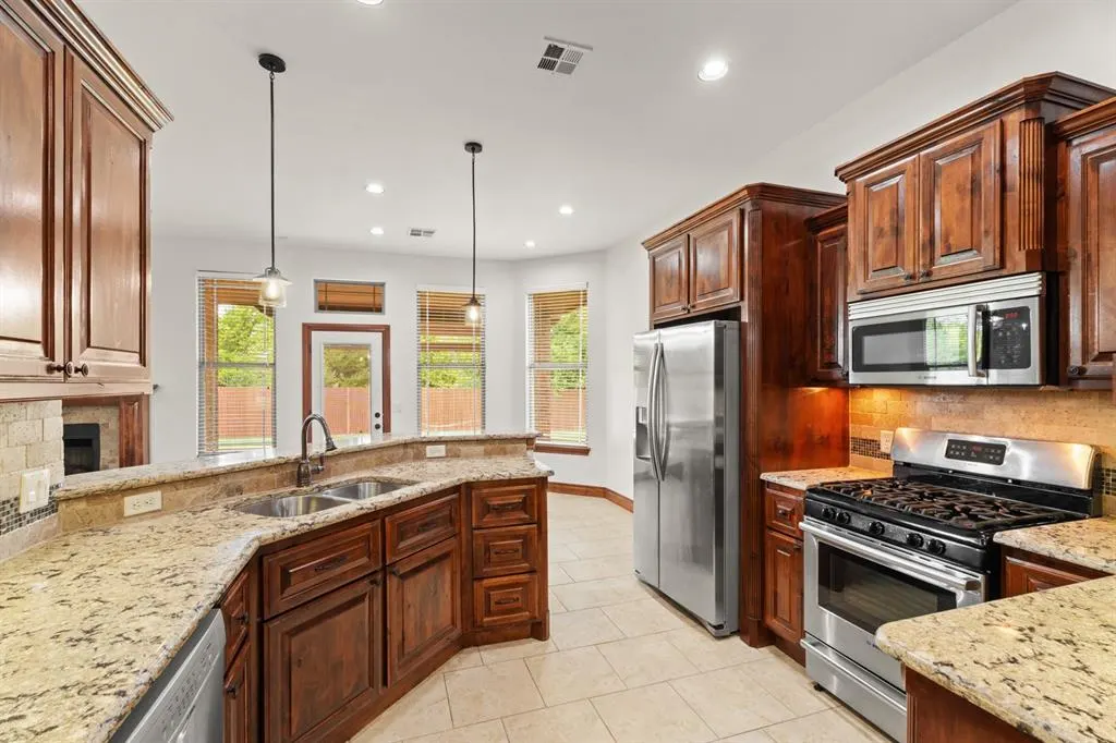 Photo 21 — 5809 Creekmore Drive, Oklahoma City, OK 73179