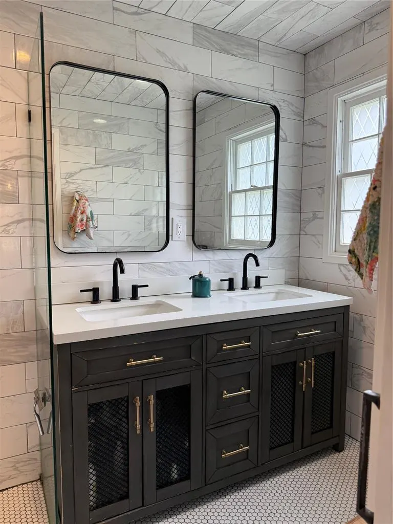 Photo 9 — 1201 Glenbrook Terrace, Nichols Hills, OK 73116