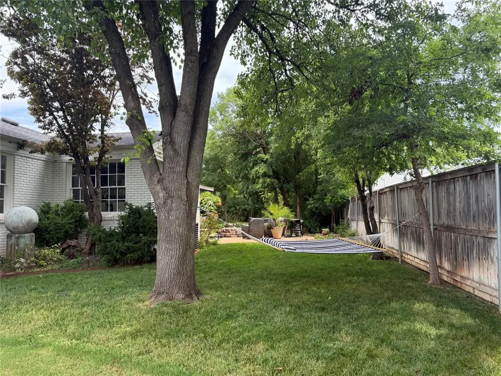 Photo 14 — 1201 Glenbrook Terrace, Nichols Hills, OK 73116