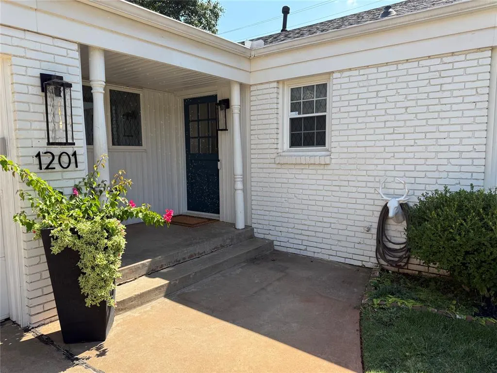 Photo 16 — 1201 Glenbrook Terrace, Nichols Hills, OK 73116