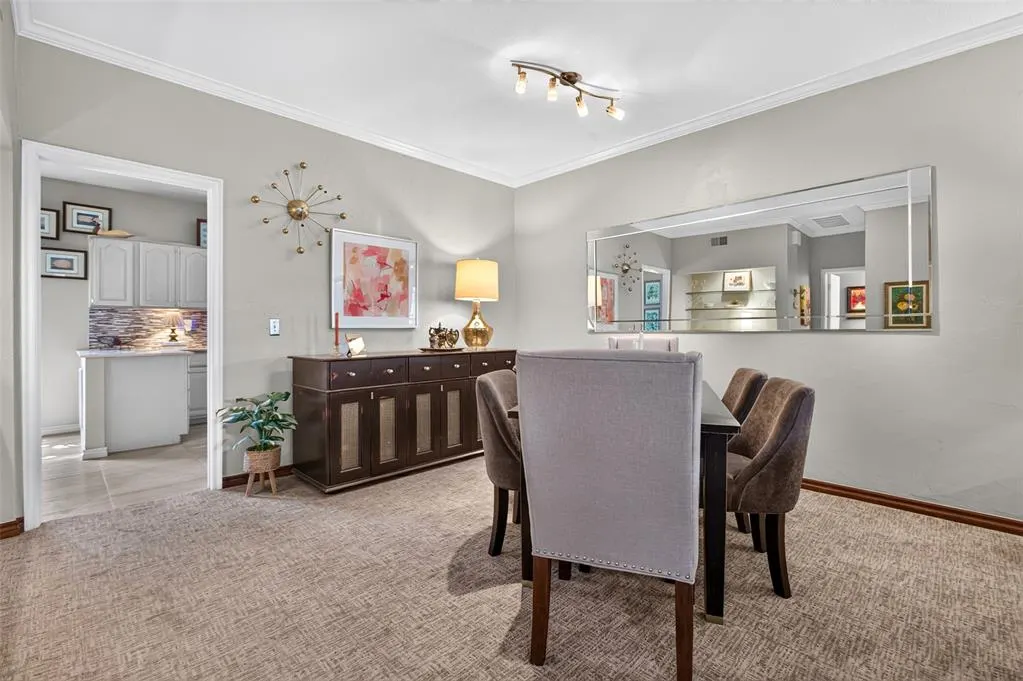 Photo 8 — 6204 Waterford Boulevard 3, Oklahoma City, OK 73118