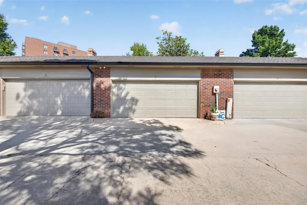 Photo 40 — 6204 Waterford Boulevard 3, Oklahoma City, OK 73118