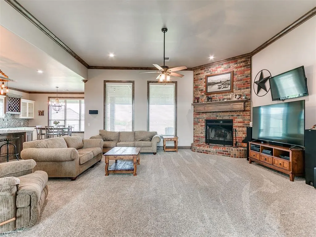 Photo 5 — 2901 Fontaine Place, El Reno, OK 73036