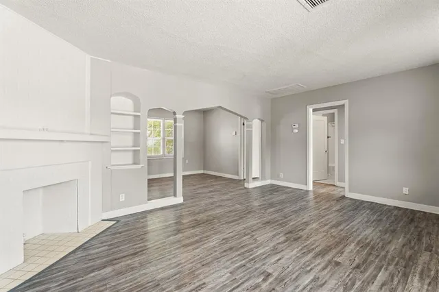 Photo 2 — 3305 NW 25th Street, Oklahoma City, OK 73107