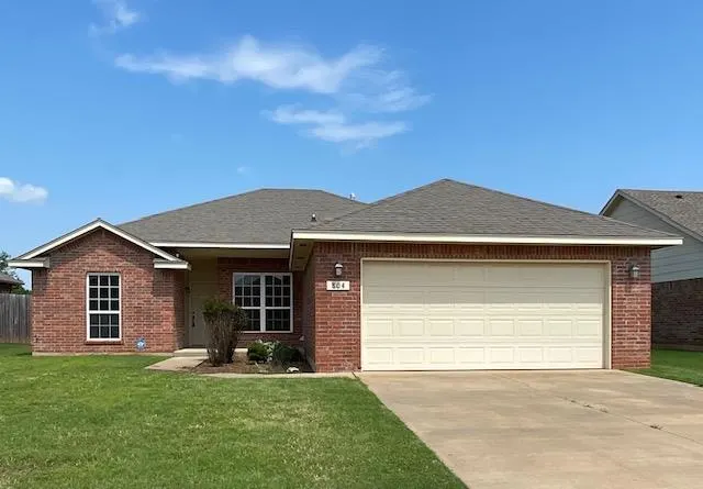 Front exterior — 804 Beechwood Way, Oklahoma City, OK 73160
