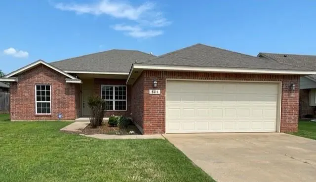 Photo 2 — 804 Beechwood Way, Oklahoma City, OK 73160