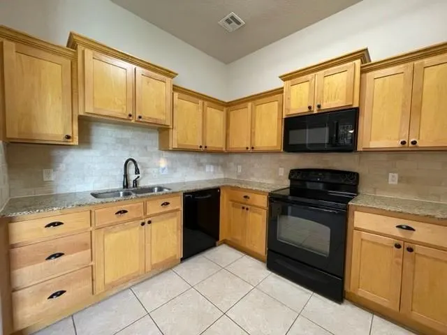 Photo 14 — 804 Beechwood Way, Oklahoma City, OK 73160