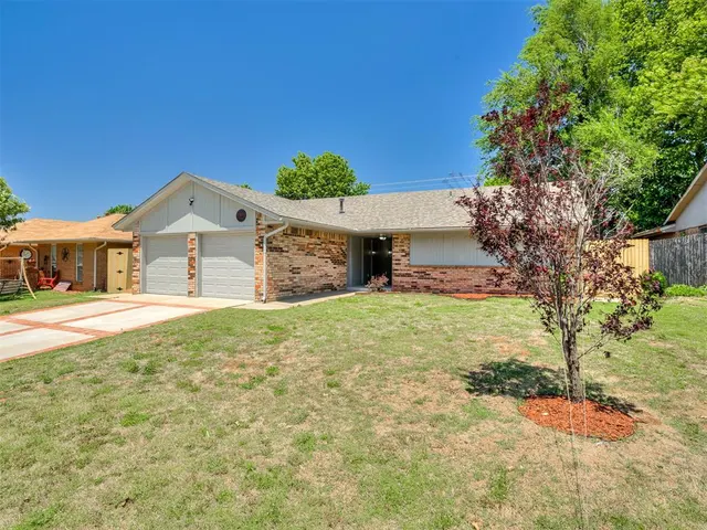 Photo 2 — 1305 Apollo Road, Edmond, OK 73003