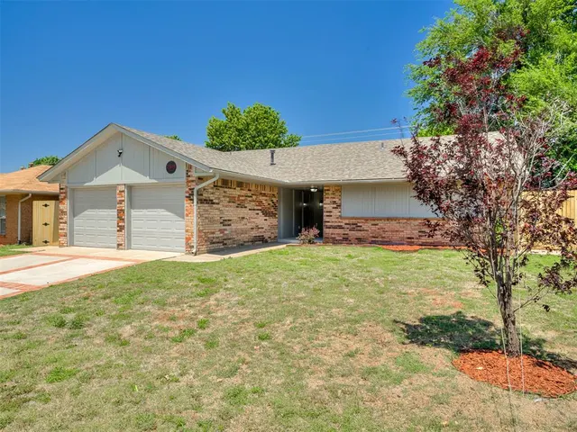 Photo 3 — 1305 Apollo Road, Edmond, OK 73003