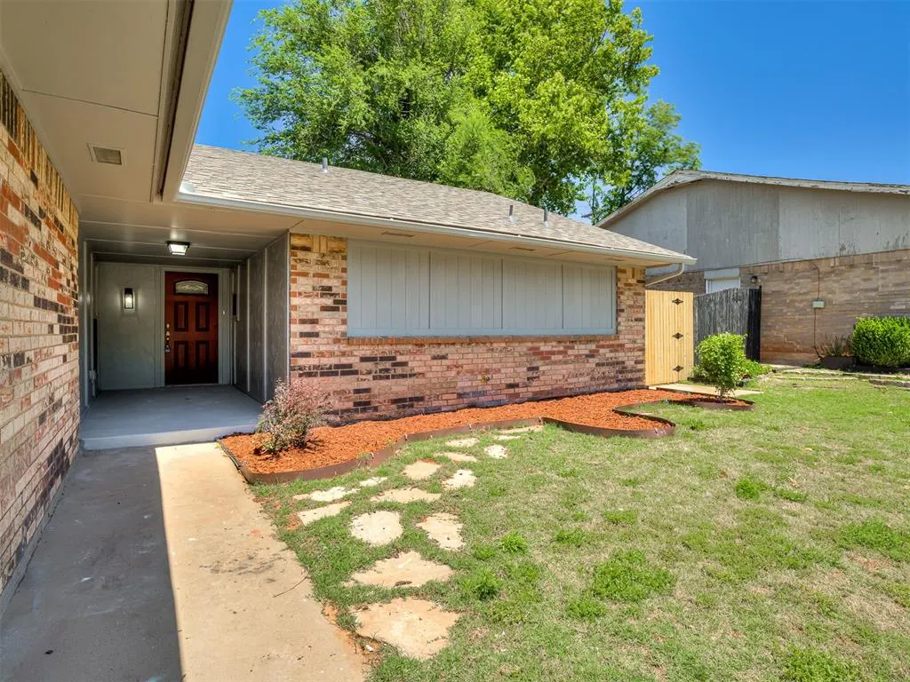Photo 7 — 1305 Apollo Road, Edmond, OK 73003