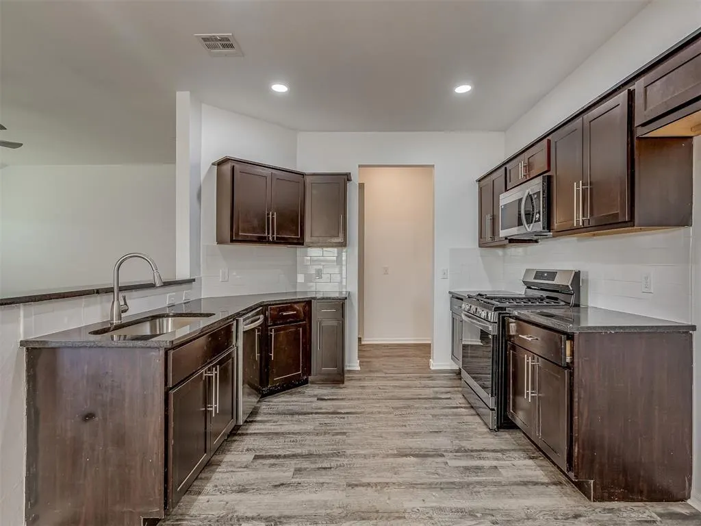 Photo 14 — 1720 Castle Street, Oklahoma City, OK 73120