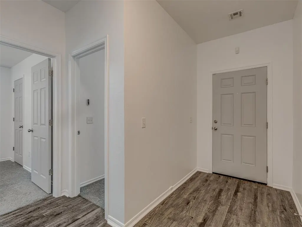 Photo 7 — 1720 Castle Street, Oklahoma City, OK 73120